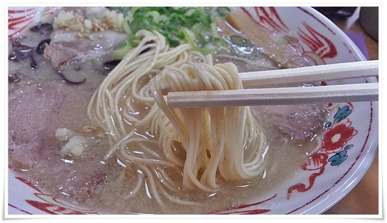 ストレート麺＠ラーメン大勝