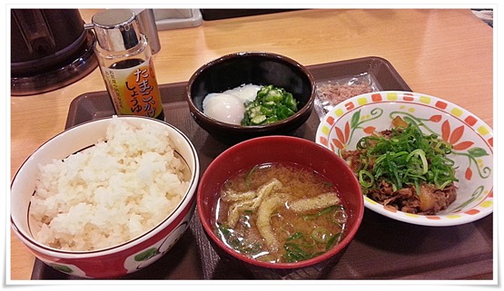 まぜのっけごはん朝食登場＠すき家