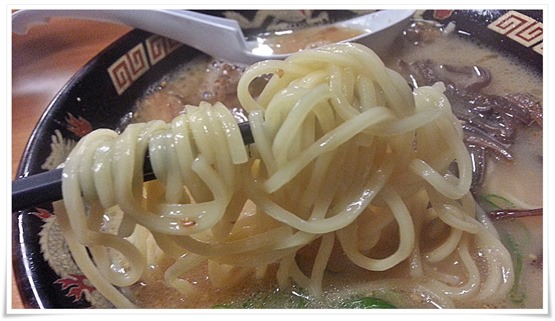 中太ストレート麺＠豚とろ 天文館本店