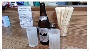 キンキンに冷えたビールとグラス＠ラーメン天晴