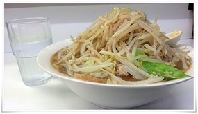 ラーメンだるまの小ブタ野菜マシマシ