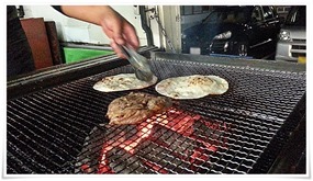 移動販売 クーカム 炭火焼きにそそられます