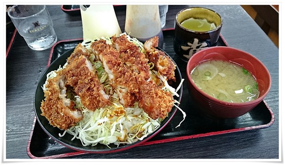 ソースチキンカツ丼＠資さんうどん 中央町店