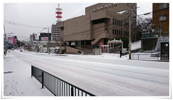 雪一面の千草ホテル前