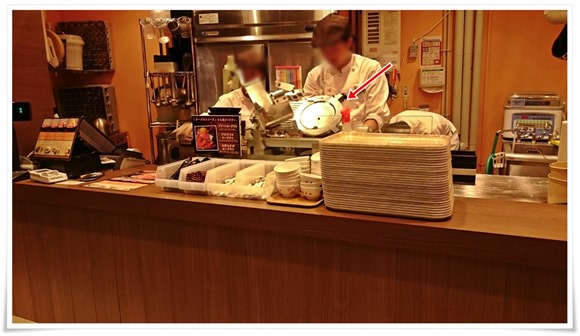 店内中央のカットマシーン@ローストビーフ星 店内中央のカットマシーン@ローストビーフ星