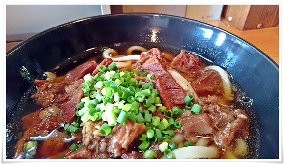 牛すじ肉うどんアップ＠焼き鳥 亮平