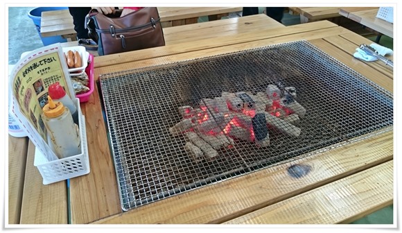 炭火の焼き台＠若松妙見かき小屋