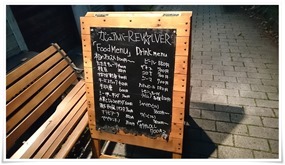 店頭の立て看板＠REVOLVER