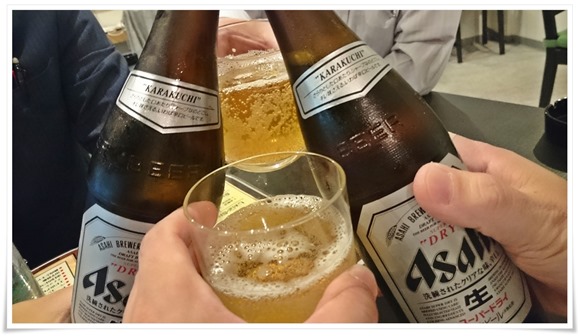 瓶ビールで乾杯＠麺バル クオーゼ