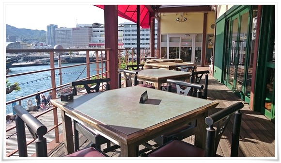 長崎・出島ワーフde昼飲み～長崎港が目の前に広がる「出島テラス」でのテラス飲み最高でした！