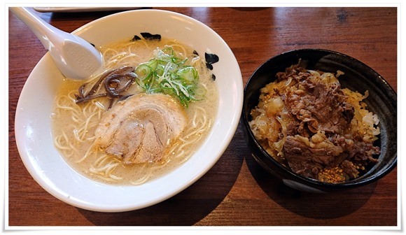 カルビ丼セット＠六分儀ラーメン