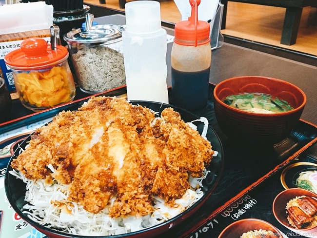 ソースチキンカツ丼登場