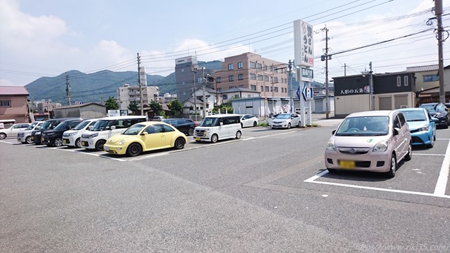 駐車場＠資さんうどん大里店