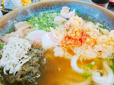 牛すじ＆牛テッチャンうどん