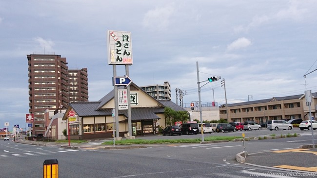 嫁撮影の資さんうどん新下関店