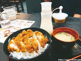 ソースチキンカツ丼＠資さんうどんイオン八幡東店