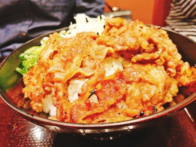 カルビ丼＠韓丼