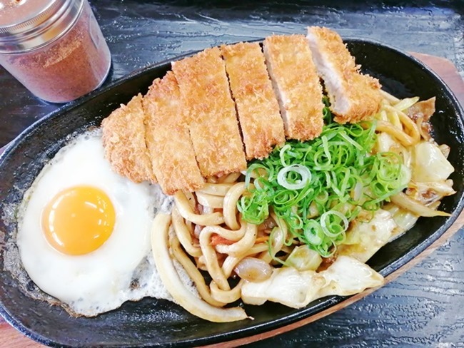 カツのせ焼きうどん＠資さんうどん