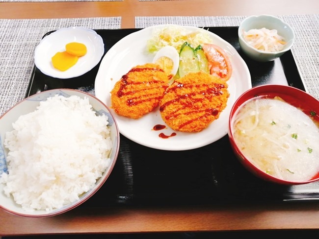 コロッケ定食＠良いかげん食堂徳ちゃん