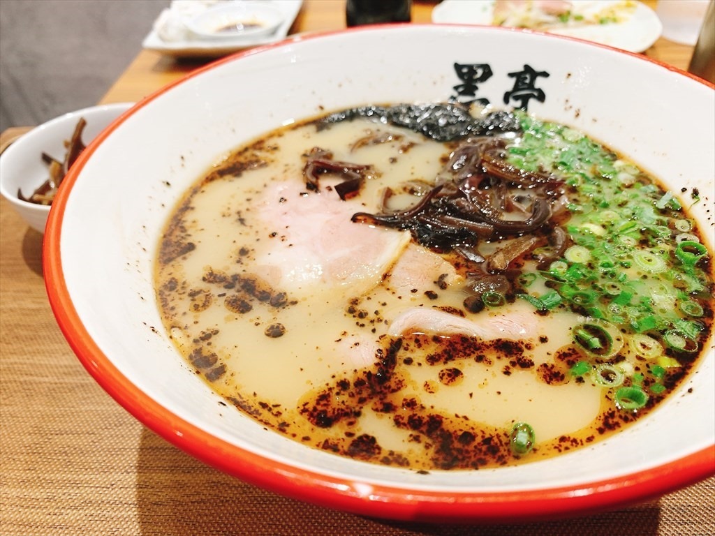 焦がしにんにくたっぷりラーメン