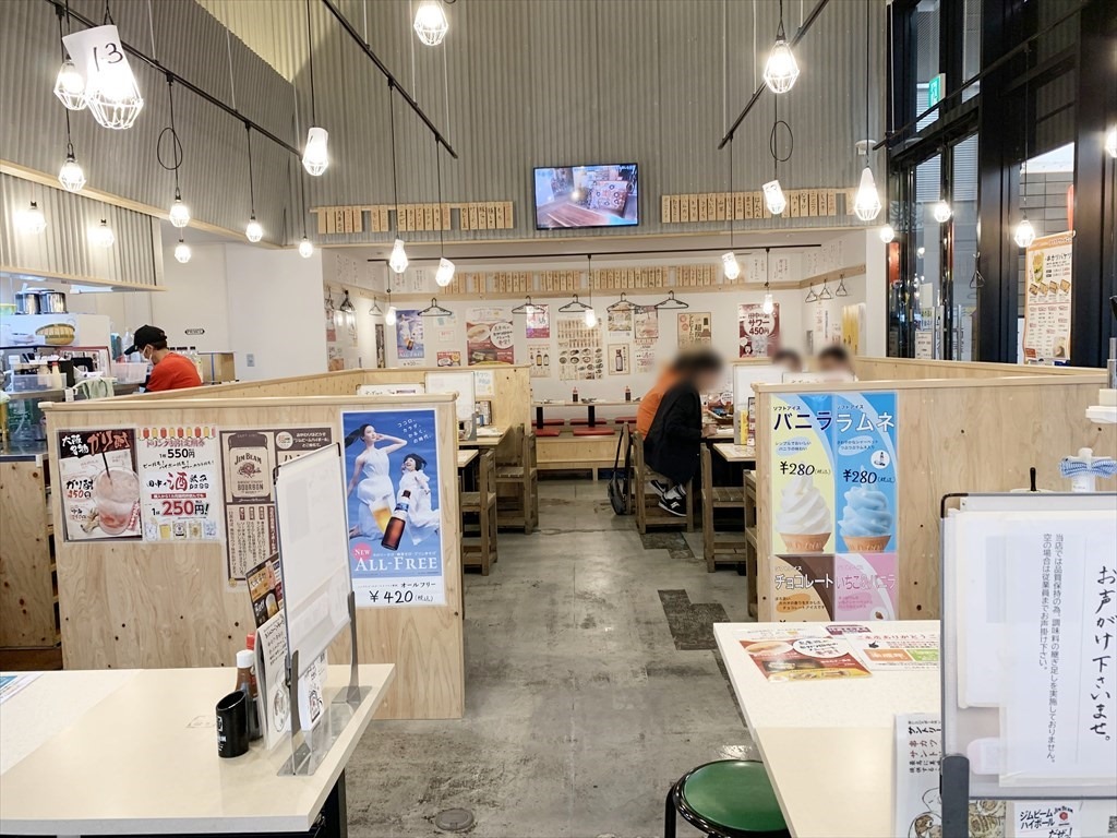 串カツ田中 宮崎店 店内の様子