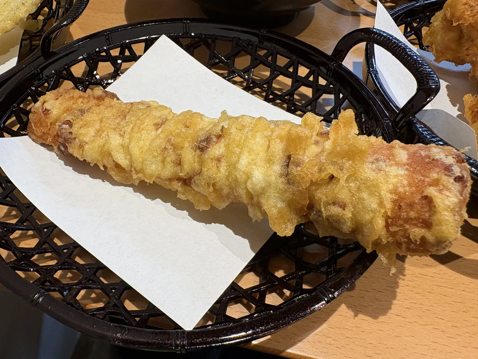 ちくわ天。1本まるごとの長いちくわの天ぷら
